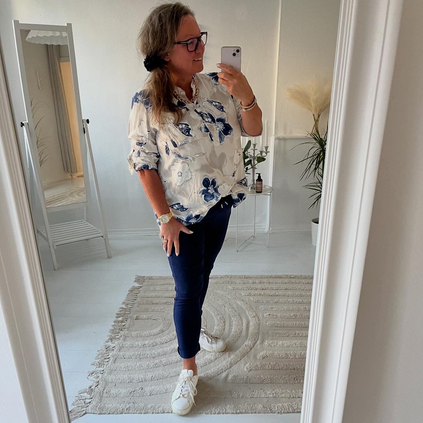 Blommig blus/tunika blå