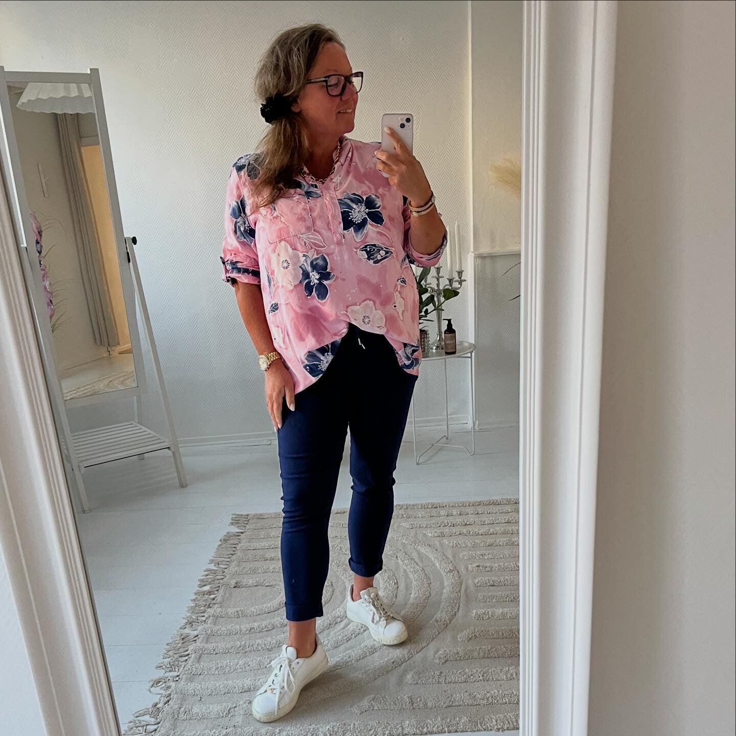 Blommig blus/tunika rosa