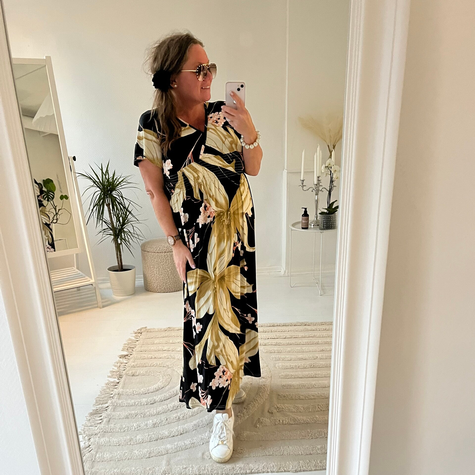 Långklänning svart/blomma