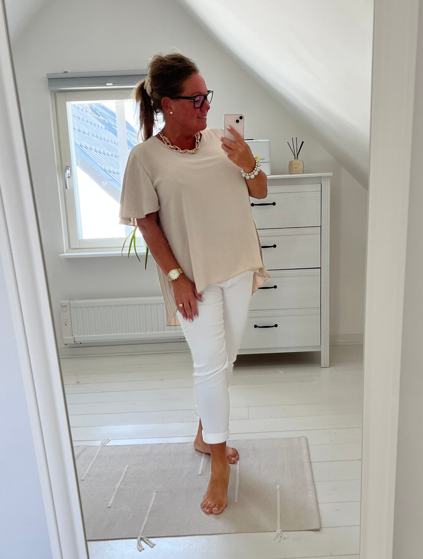 Beige blus m. Halsband