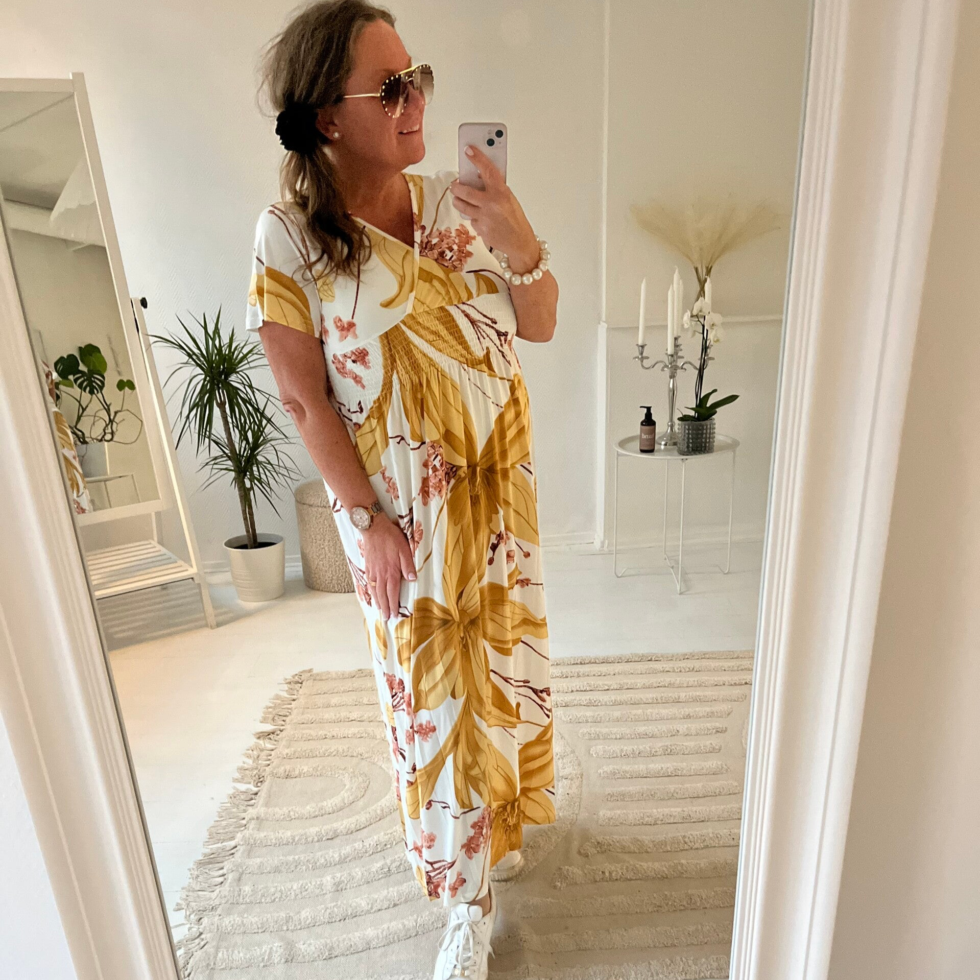 Långgklänning beige