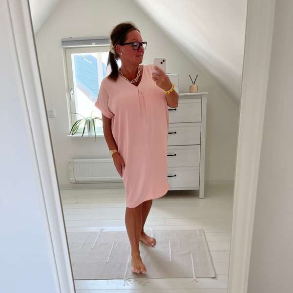 Klänning rak rosa