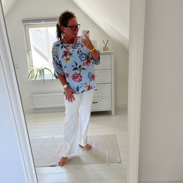 Blommig blus blå
