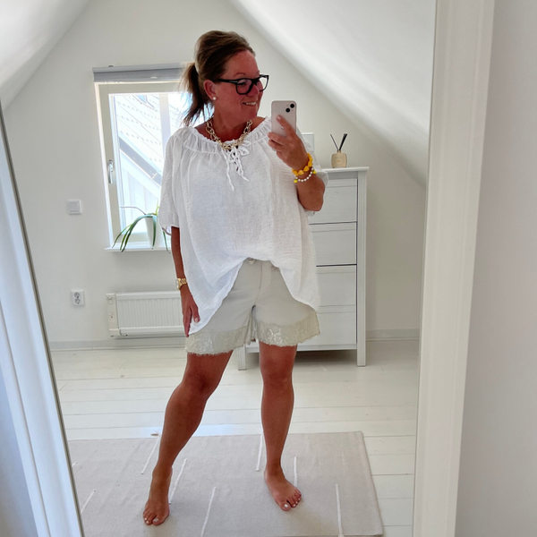 Magiska shorts spetskant beige