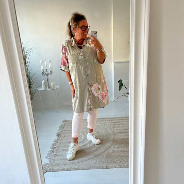 Blommig långskjorta taupe