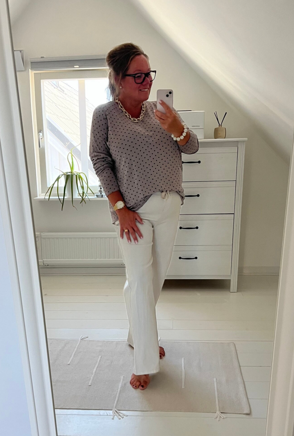 Prickig tröja taupe