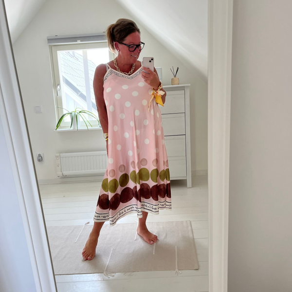 Klänning prick rosa