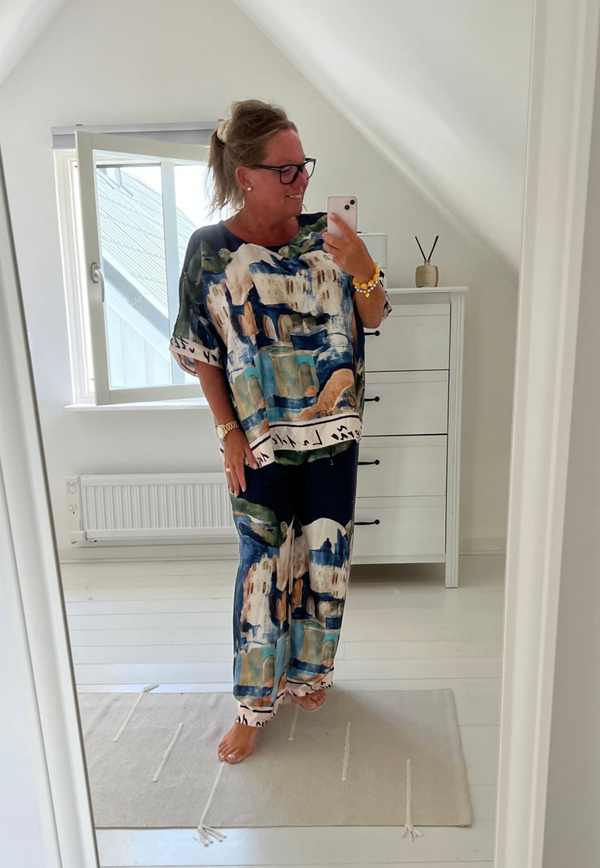 Mönstrad blus marin