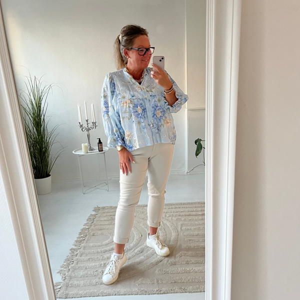 Blåblommig bomullssblus