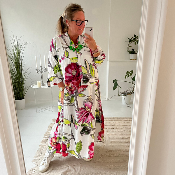 Storblommig långklänning