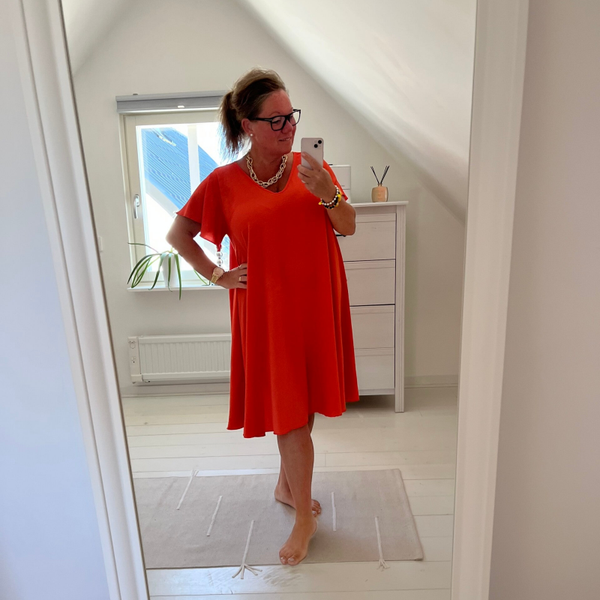 Klänning vid orange