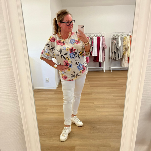 Beige blommig bomullsblus