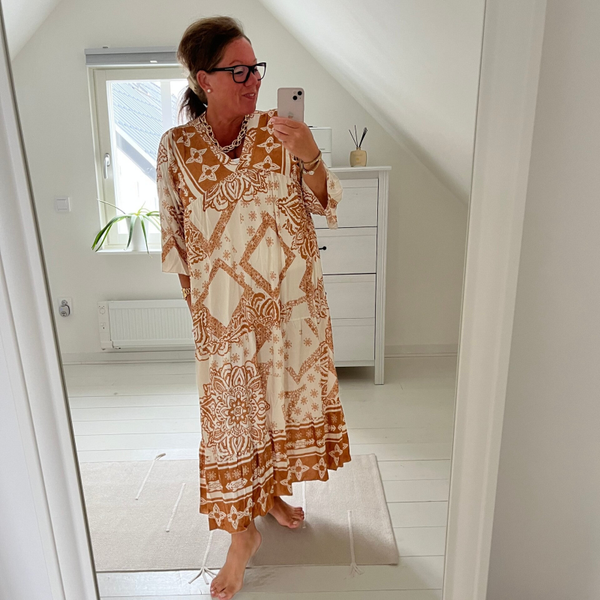 Långklänning caramell