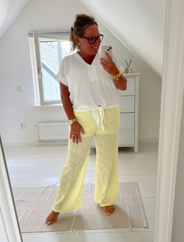 Byxa med innerrshorts gul