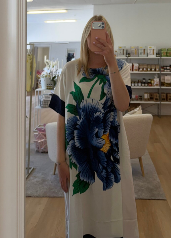 Klänning stora blommor marin