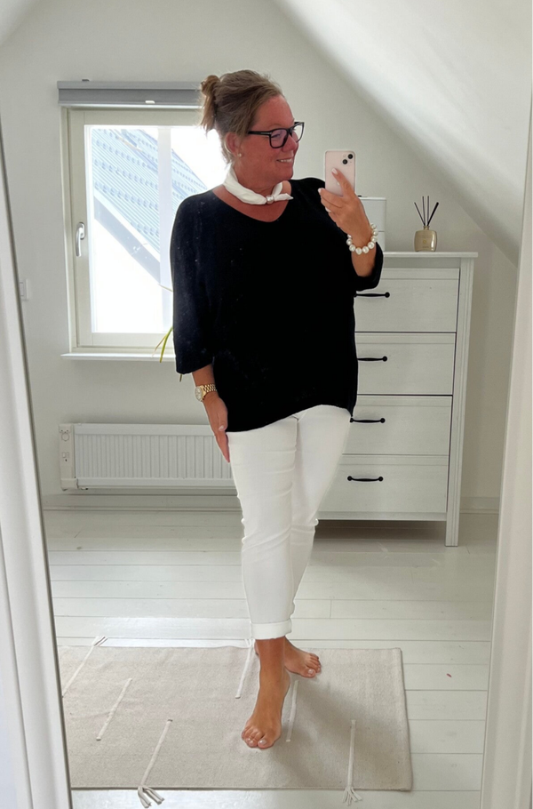 Stickad tröja trekvartsärm svart
