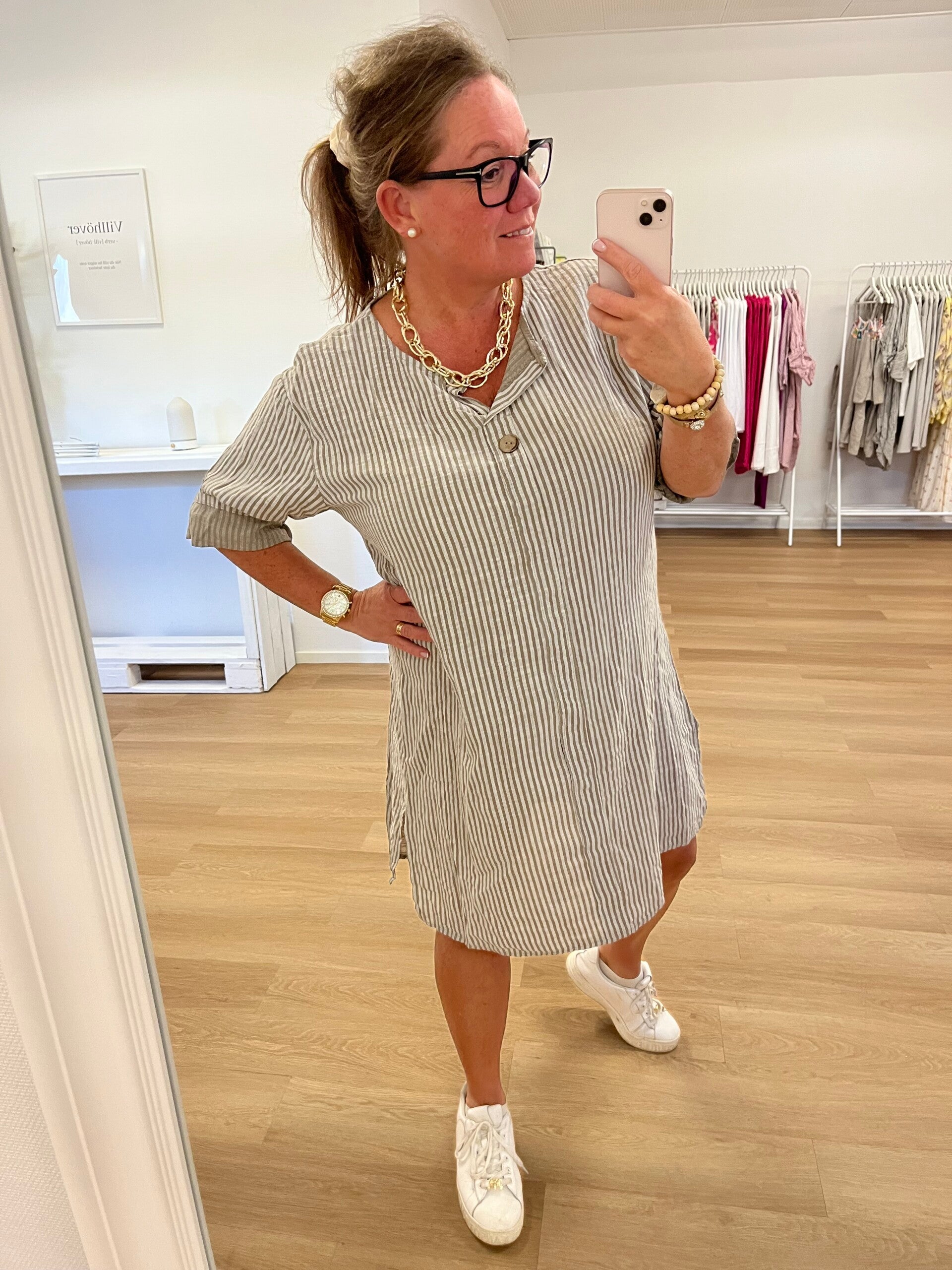 Randig skjortklänning beige