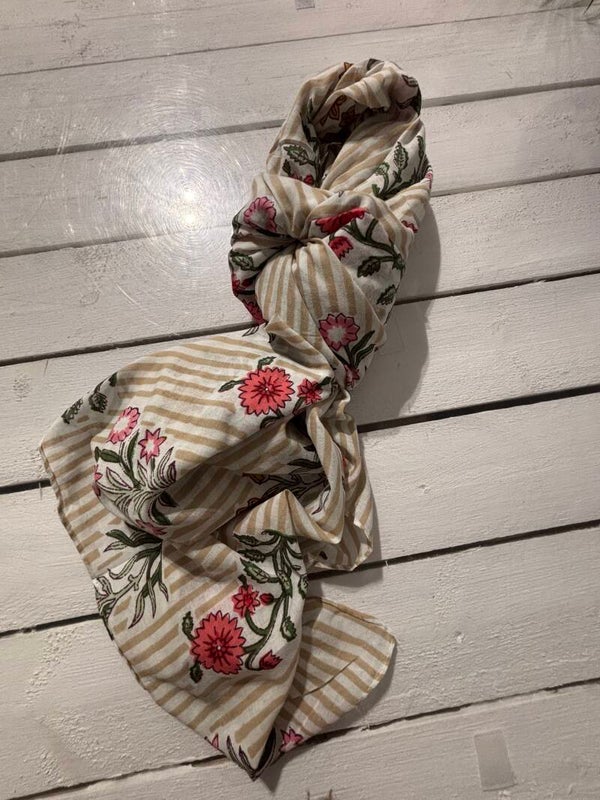 Randig sjal beige