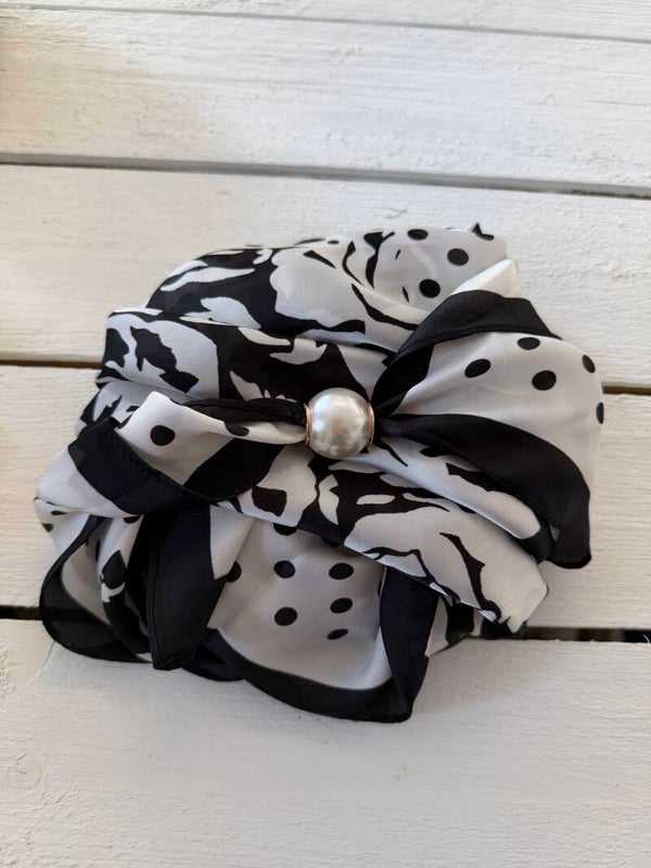 Större scarves magnetspänne svart/vit