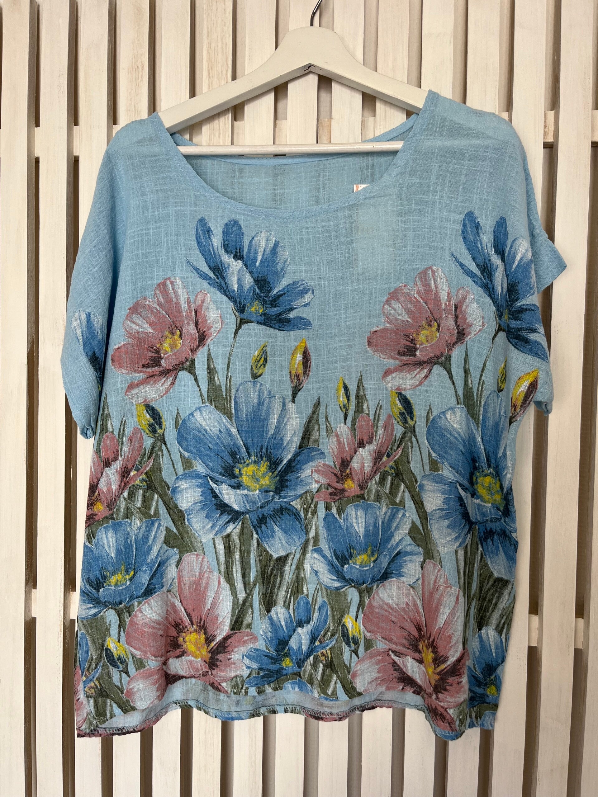 Blommig topp blå