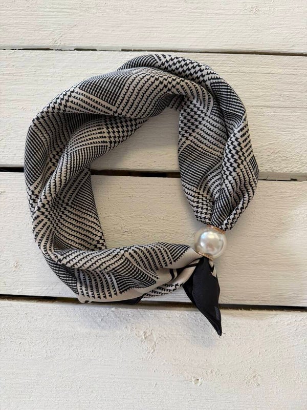 Scarves magnetspänne mönstrad svart/vit