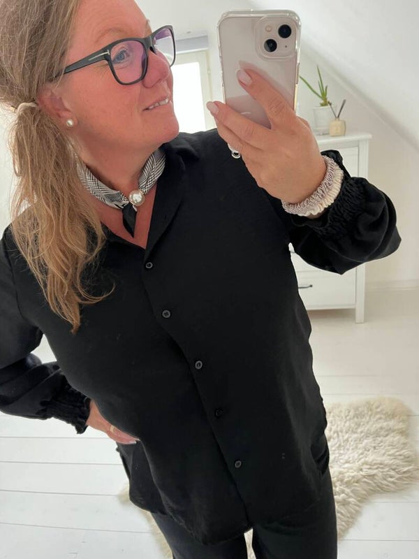 Skjorta svart