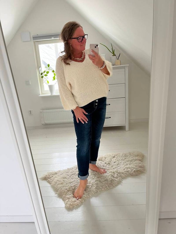 Jeans mörkblå med silver/hjärteknappar