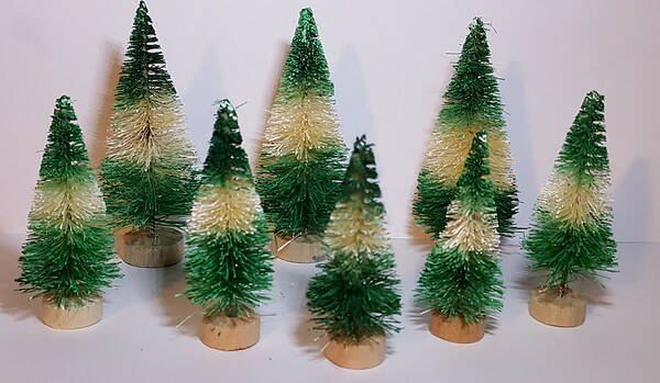 8 Green & White Ombre Mix Mini Miniature Sisal Bottle Brush Xmas Christmas Trees Snow Village Free Shipping Holiday Decor Crafts