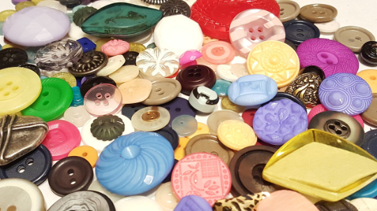 Bulk vintage discount buttons