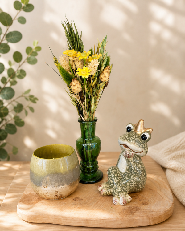 Set met droogbloemen en kikker