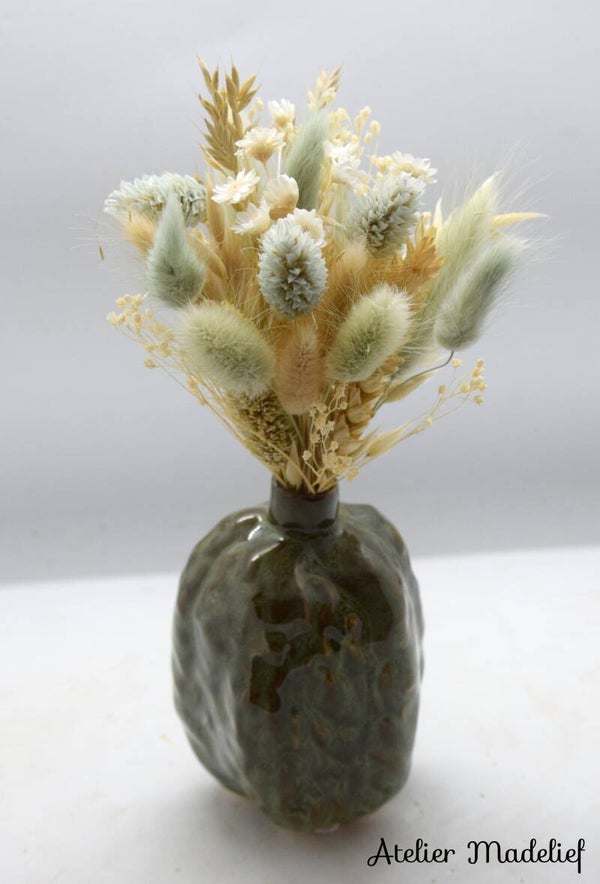 Speciaal groen vaasje met bloemcreatie 1