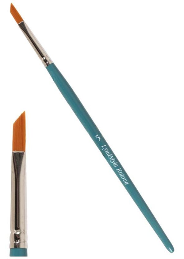 Lyudmyla Tiger stripes brush size 5