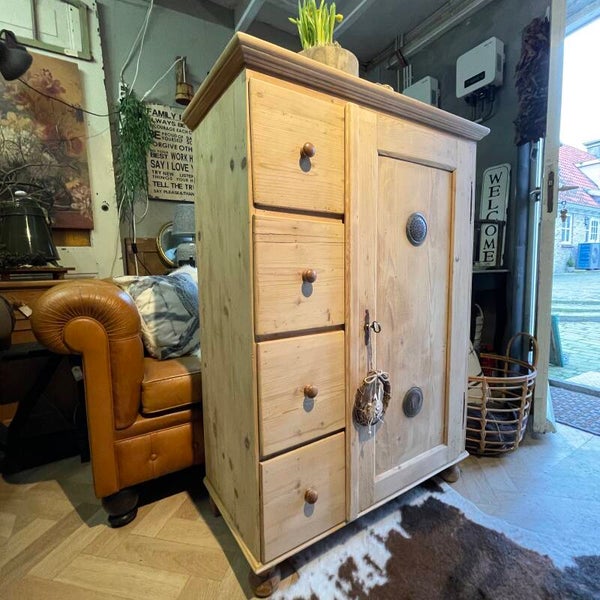 Meidenkast oudgrenen *VERKOCHT*