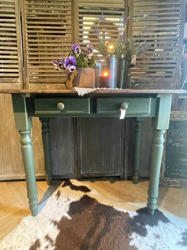 Sidetable olijfgroen 2 laadjes.