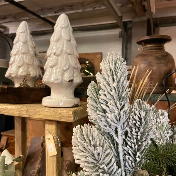 Kerstboom wit aardewerk