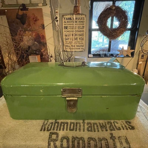 Groene emaille broodtrommel