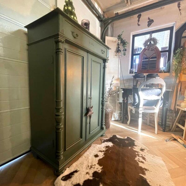 Meidenkast, kleur Olijfgroen *VERKOCHT*