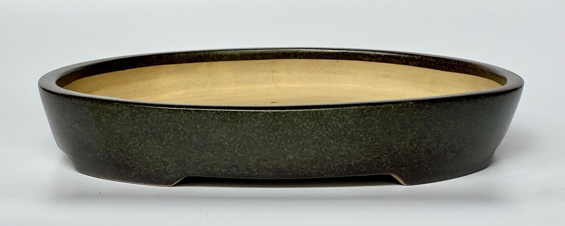 64. Ovale marron/vert foncé 26,5x21x4