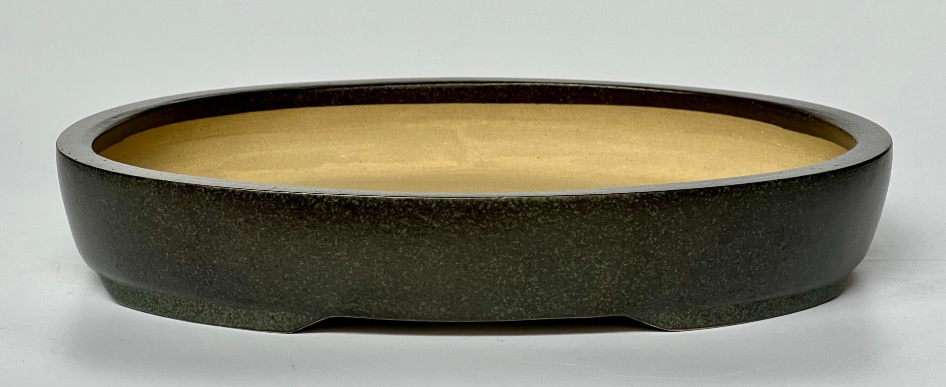 67. Ovale marron/vert foncé 22,5x18,5x3,5