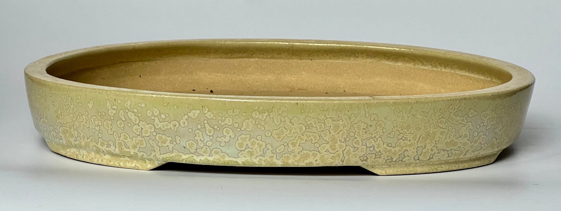 39 . Ovale vert cristallisé 31,5x23,5x4,5