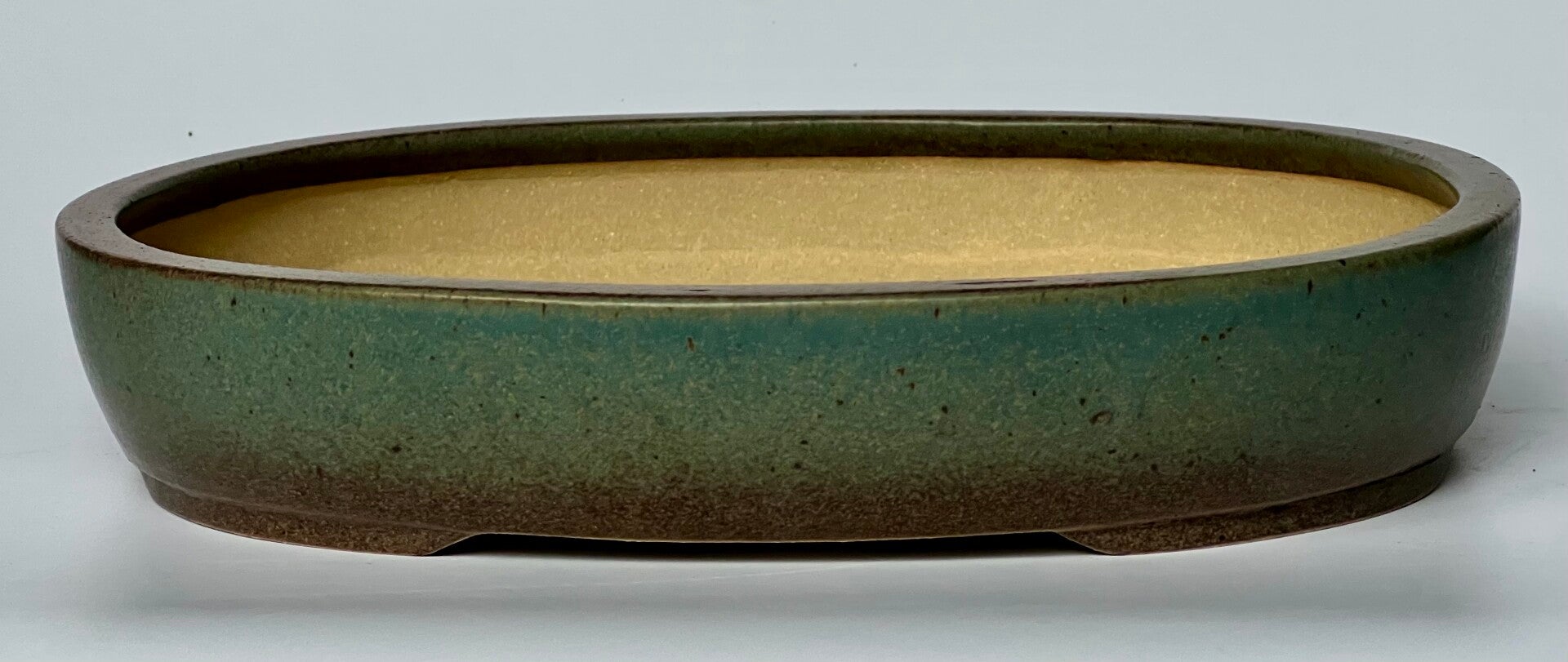 47. Ovale vert foncé 25x20,5x4,5