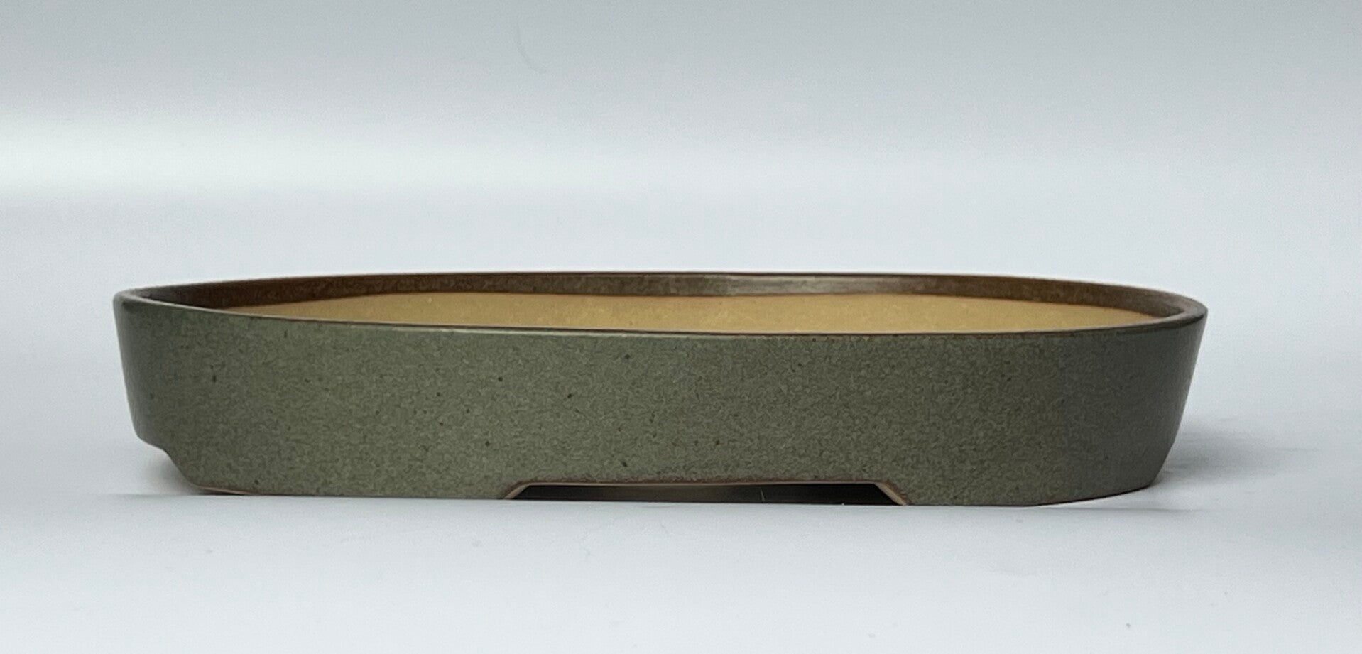 70. Ovale gris vert 22,5x18,5x3,5