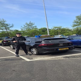 83b46eb9-5c34-42ec-924b-bfa436eba932-standard.jpg
