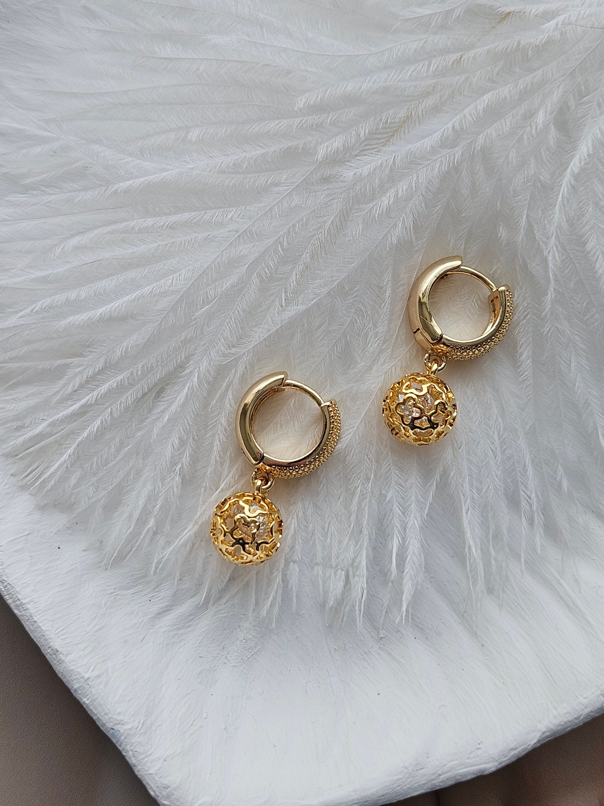 Øredobber med kuler