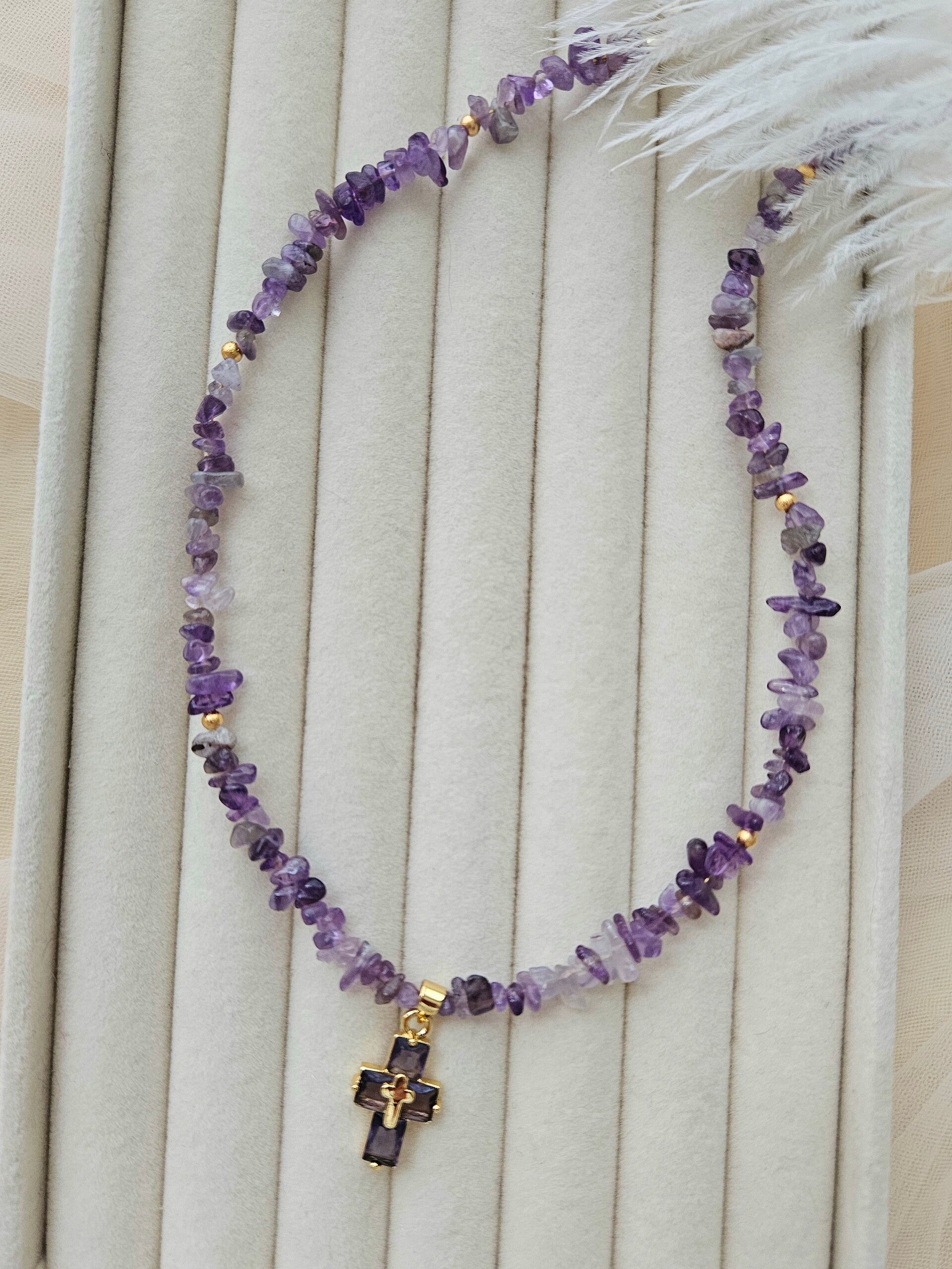 Halssmykke av ametyst