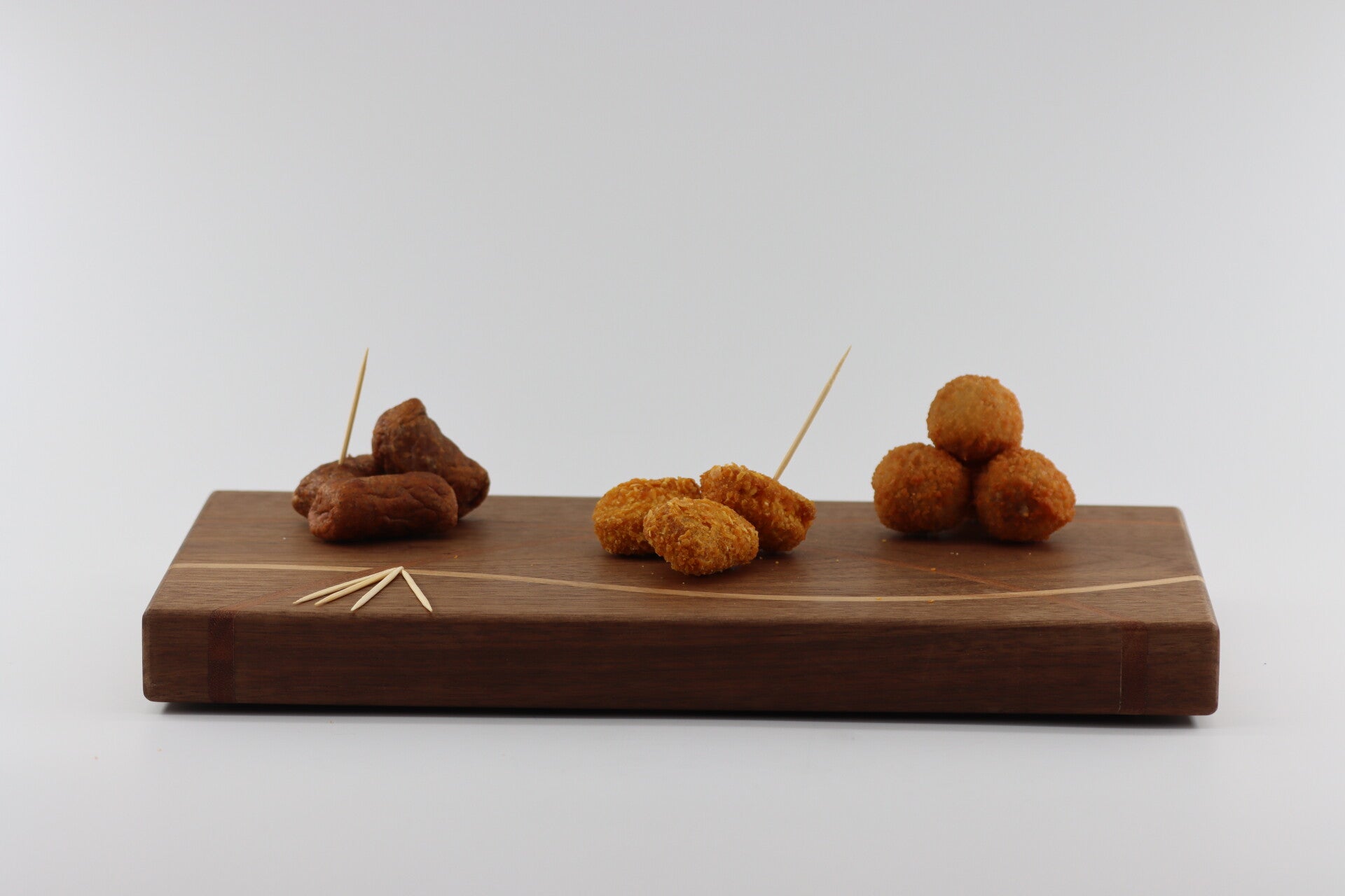 Tapas, hapjes serveerplank van Amerikaans Notenhout