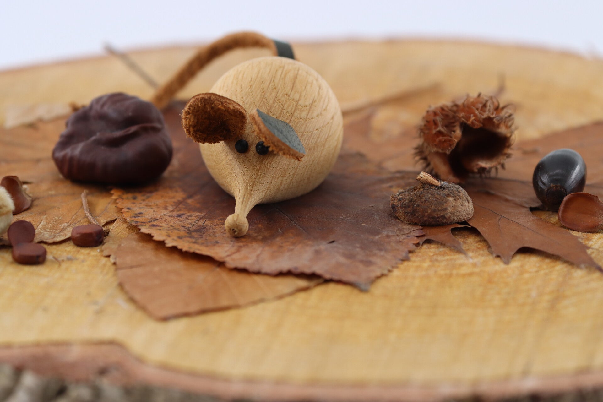 Muis gemaakt van Amerikaans Vogelkershout met lederen oren en staart.