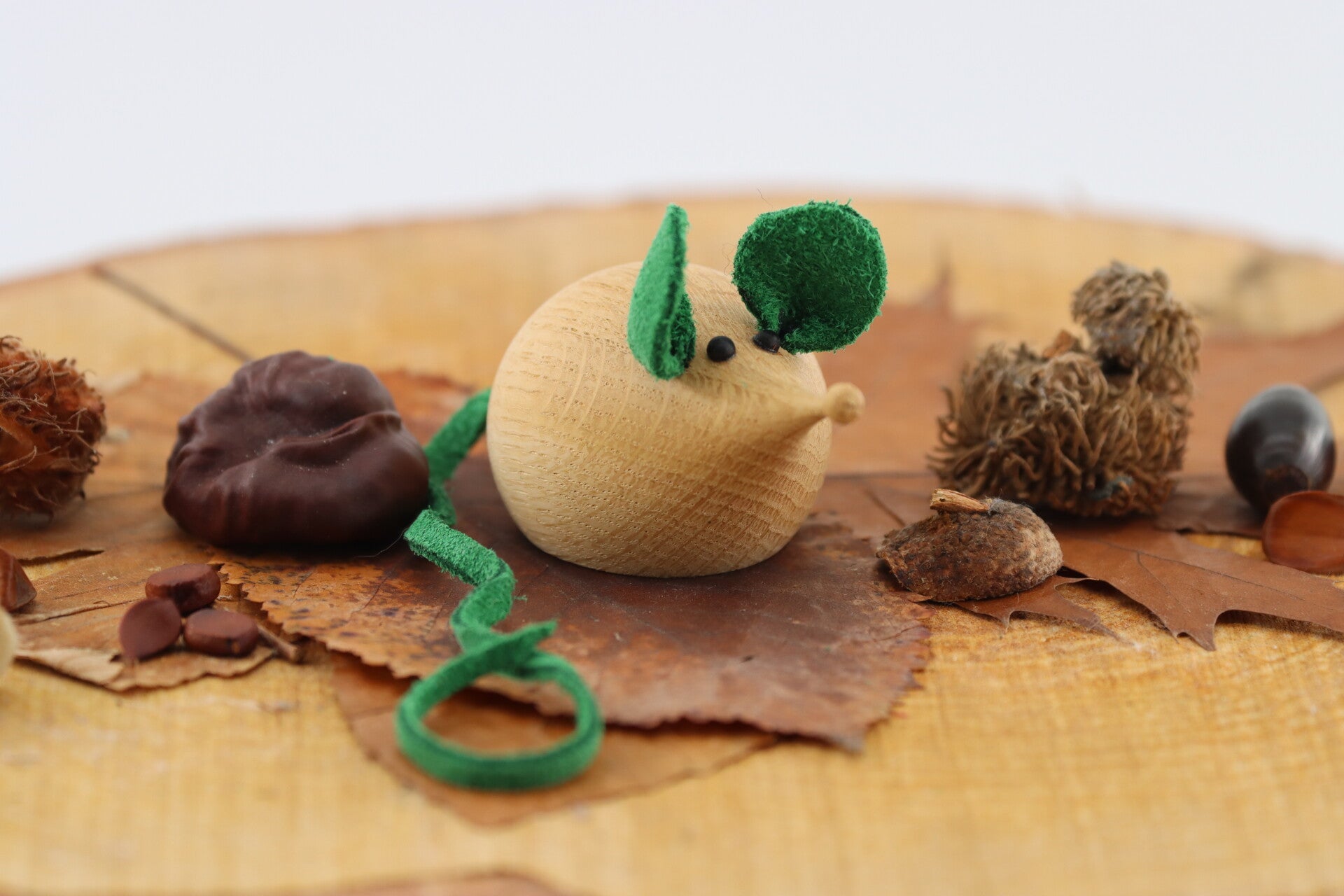 Leuke muis gemaakt van Amerikaans Vogelkershout met oren en staart van echt leer.