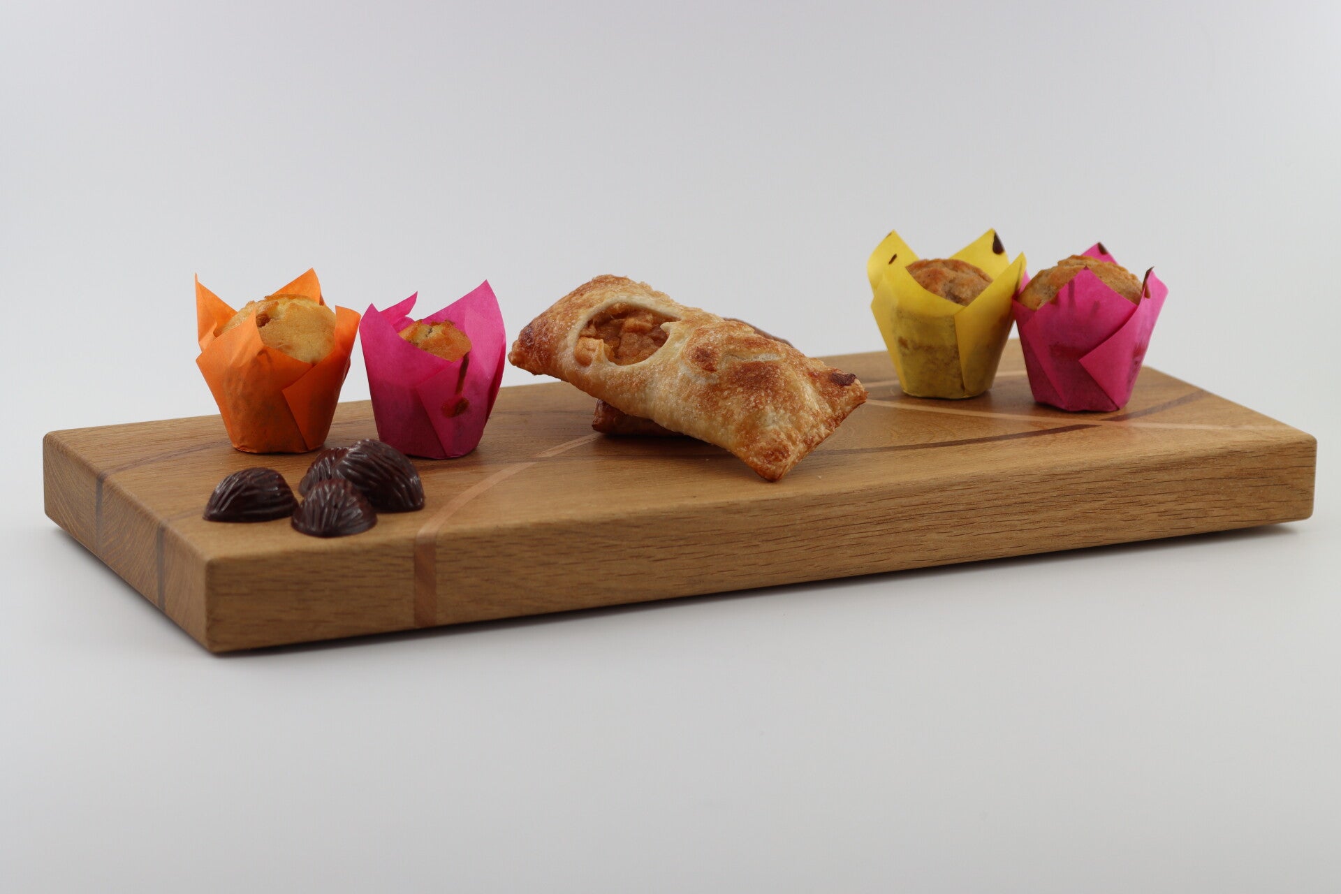 Serveerplank van EIkenhout met uniek inlegwerk