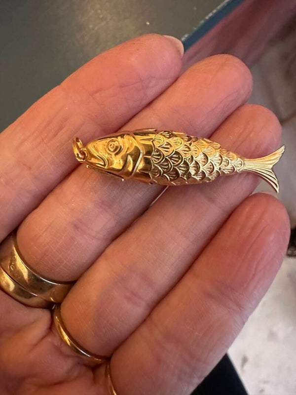 Zilver met 18 kt goud vergulde bewegende vis